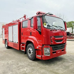 Camion de pompiers ISUZU GIGA 8cbm avec réservoir d'eau et de mousse, extincteur, pompe à incendie - Product Image 1