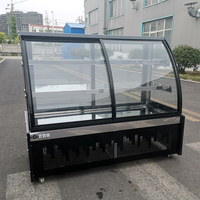 Vitrine Réfrigérée Transparente Incurvée 1500L pour Gâteaux, Pâtisseries et Boulangerie – Congélateur Vertical de Présentation