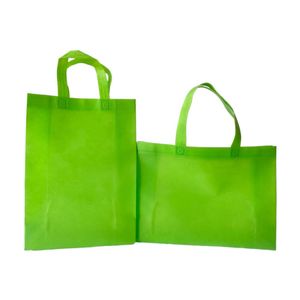 Bolsas de tela no tejida universales para publicidad de ropa, venta al por mayor del fabricante, con base angulada, logotipo serigrafiado y parche reciclable - Product Image 5