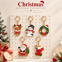 Porte-clés en émail personnalisé, pendentif mascotte de Noël en forme de tasse de dessin animé, porte-clés en métal moulé sous pression, fournisseur OEM en gros de cadeaux de fin d'année