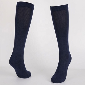 3 paires de chaussettes de compression en viscose de bambou tricotées, fines, respirantes, douces, à soutien léger, pour hommes et jeunes, idéales pour les voyages et le quotidien - Product Image 4