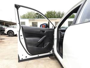 Nouvelle <span class=keywords><strong>Toyota</strong></span> Corolla Cross Modèle 2026 2.0L Édition Elite Hybride Électrique SUV 5 places Aspiration Naturelle R17 Toit Ouvrant Jiben Auto - Product Image 5