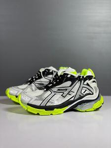 รองเท้าวิ่งลำลองแบบตาข่ายระบายอากาศสำหรับผู้ชายและผู้หญิง พื้นหนานุ่มสบาย เหมาะสำหรับเดิน วิ่ง และเล่นกีฬา - Product Image 3