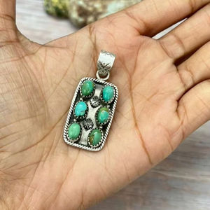 Pendentif en argent sterling fait main avec turquoise Kingman plaqué rhodium pour bijoux pour femmes - Product Image 1