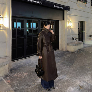 Lin ha personalizzato un elegante <span class=keywords><strong>trench</strong></span> da donna in similpelle PU, un cappotto lungo e ampio in similpelle PU nera di alta qualità. - Product Image 4