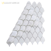 Blanc/café écailles de poisson verre mosaïque carrelage de salle de bain en forme d'éventail cuisine balcon salle de bain lumière luxe salle de bain carrelage mural