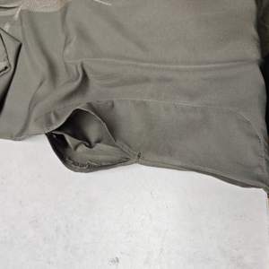 เสื้อผ้ามุสลิมแบบดั้งเดิมโพลีเอสเตอร์ระบายอากาศได้พิมพ์ลายนูนสไตล์อาหรับสำหรับเด็กฤดูหนาว - Product Image 5