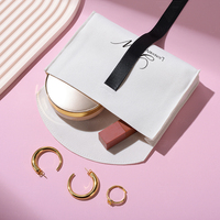 Lionwrapack : Obtenez des échantillons gratuits de pochettes à bijoux personnalisées avec logo - Velours de qualité supérieure