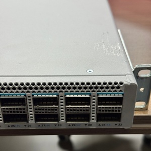 9500 Series C9500-32QC <b>Network</b> <b>Switch</b> - Product Image 4