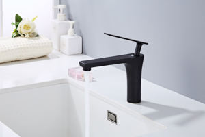Robinet de lavabo en laiton massif noir, design personnalisé, à poignée unique, anti-éclaboussures, durable, mitigeur d'eau chaude et froide réglable - Product Image 3