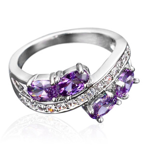 Anello dal Design Elegante in Colore Viola per Donne - Product Image 4