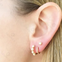 Boucles d'oreilles créoles en perles de fleurs en laiton Gemnel, vente chaude, échantillon de mode, plaqué or 18 carats, matériau personnalisé, perles