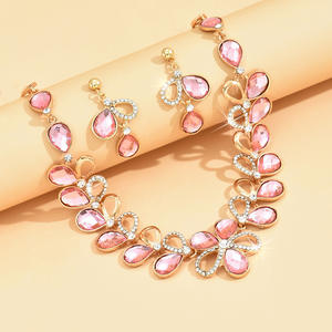 Magnifique ensemble collier et boucles d'oreilles pendantes de style européen et américain : Sublimez votre élégance pour les occasions spéciales - Product Image 3