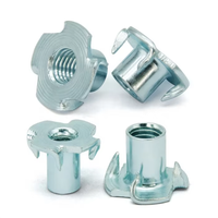 Tuerca en T DIN1624 de 4 Puntas M4 M6, Tuerca de Inserción de Cuatro Garras de Acero Galvanizado con Recubrimiento de Zinc, Clase 4.8, para Muebles y Carpintería