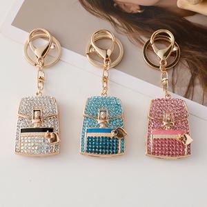 Porte-clés de luxe personnalisé en alliage de zinc avec cristaux brillants, incrusté de strass, mini décoration de sac, cadeau étanche – Grande Vente - Product Image 3