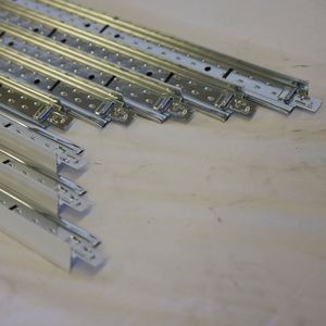 Système de grille de <span class=keywords><strong>plafond</strong></span> en T 2024 CHINE en gros : Barre en T principale, barre transversale en T, angle mural <span class=keywords><strong>pour</strong></span> <span class=keywords><strong>faux</strong></span> <span class=keywords><strong>plafond</strong></span> - Product Image 2