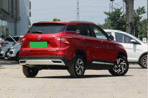 Baojun 510 SUV edisi mewah 1,5l Manual bensin bensin mobil bekas R20 ukuran ban dalam mobil bekas Tiongkok