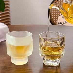 All'ingrosso Creative irregolari tazze da tè in vetro colorato Mini Tequila Shot bicchieri da Cocktail Whiskey Shot bicchieri - Product Image 5