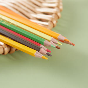 Crayons de couleur pour enfants en bois naturel écologique pour dessiner dans une boîte en bois - Product Image 1