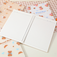 Carnet à spirale souple A5 147mm*212mm 80GSM 70 feuilles lignées Motif Ours Pâtissier Couverture PP 4 designs 168 pièces/carton Vente en gros