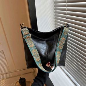 I-0658 Factory New Women's Fashion Handbag Single Shoulder Crossbody Bag Large Capacity Bucket Bags Summer Autumn Winter PU <b>ZIP</b> - Product Image 4