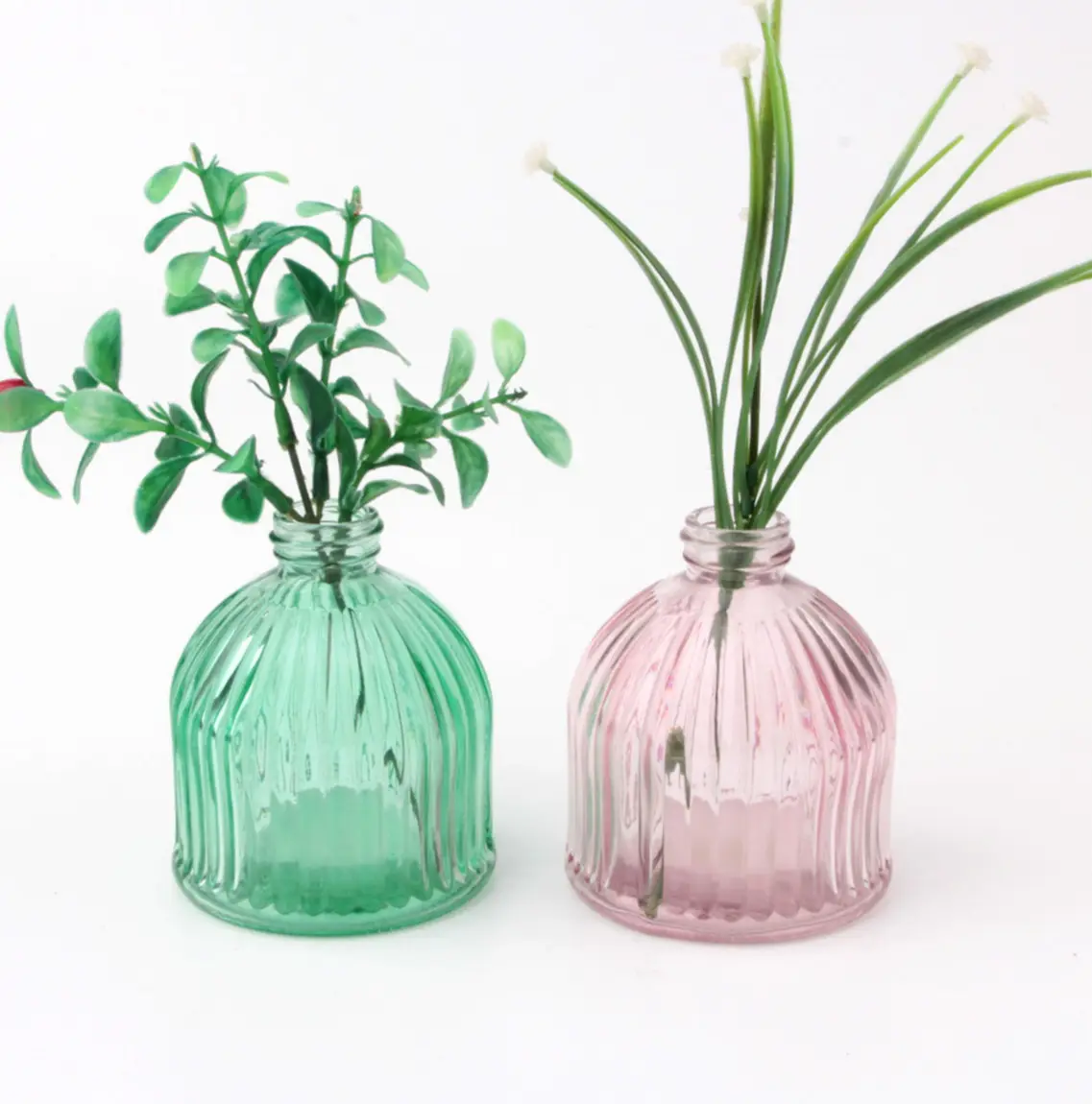 Benutzer definierte neue Hotsale bunte Spray kleine Glasvase Gläser dekorative Flasche mit Linie Design für Wohnkultur und Hochzeits geschenk