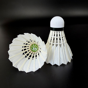 Volant <span class=keywords><strong>en</strong></span> plumes <span class=keywords><strong>d</strong></span>'oie de <span class=keywords><strong>classe</strong></span> a de qualité de tournoi personnalisé OEM Navette de badminton Sandwich Liège <span class=keywords><strong>Prix</strong></span> <span class=keywords><strong>d</strong></span>'usine SNOWPEAK C1130 - Product Image 5