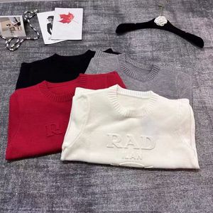 Maglione Versatile Anti-Età in Tessuto Pile Artico per <span class=keywords><strong>Donna</strong></span>, con Motivo a Lettere 3D, Lavorazione Artigianale, Top in Maglia Versatile - Product Image 6