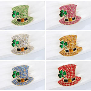 Broche chapeau trèfle à quatre feuilles en alliage plaqué or avec pierres en alliage de zinc pour mariage et fiançailles - Product Image 6