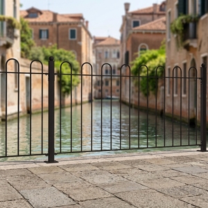 Valla Decorativa Ornamental Personalizada para Exteriores, Galvanizada en Caliente y con Recubrimiento en Polvo, con Parte Superior en Forma de Aro para Vista Panorámica - Product Image 1