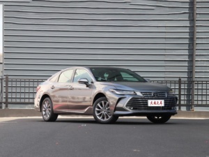 Toyotas Luxury Compact Car Double Engine Hybrid 2.5 L E-cvt Xle Automatic Gearbox Dark Interior Cars 2024 2.5l Hybrid E - Product Image 2