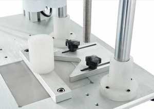 Botella de plástico de escritorio neumática semiautomática Twist off capper tapa selladora máquina taponadora de tornillos - Product Image 4