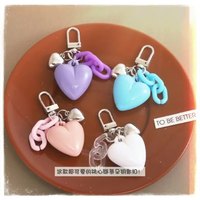 Lindos dijes de resina rosa con forma de corazón de melocotón para niña, colgantes para bolsos, llaveros acrílicos de colores dulces con forma de corazón, llaveros DIY para auriculares