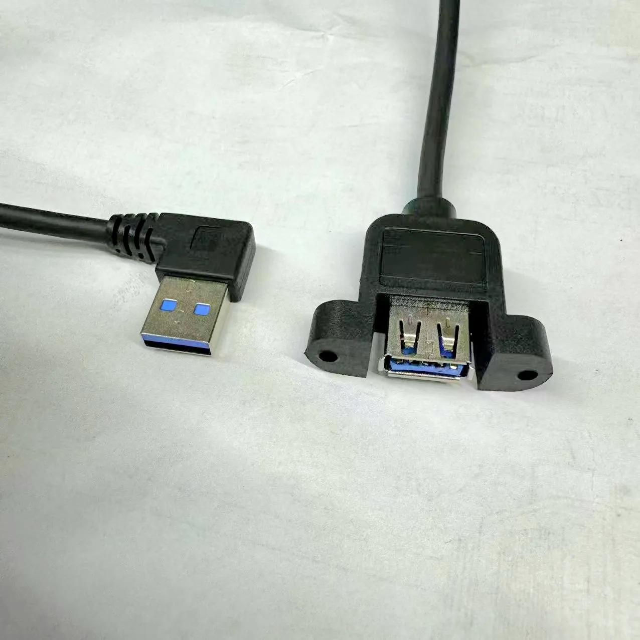 USB 3.1 Standard-USB-Kabel 3-Winkel-Stecker auf Panel-Buchse zum Laden und Computer