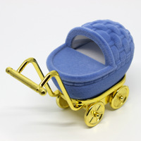 Boîte à bijoux vintage bleue en forme de poussette, étui à bibelots en plastique écologique avec roues dorées, personnalisable, cadeau de naissance, boîte à souvenirs