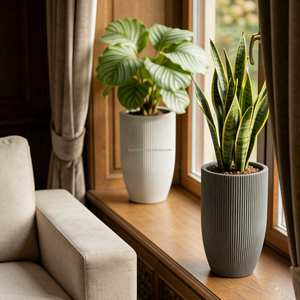 กระถางต้นไม้คอนกรีตทรงสูงลายทางแนวตั้ง รักษ์โลก ขนาดใหญ่ สไตล์โมเดิร์นหรูหรา <span class=keywords><strong>สี</strong></span>ตามสั่ง พร้อมโลโก้ สำหรับปลูกต้นงู ต้นคาลาเทีย โอร์บิโฟเลีย - Product Image 1