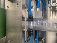 BFS automatique en plastique ampoule liquide remplissage Machine à emballer moteur électrique PLC composants de base 1 an pour boisson chimique