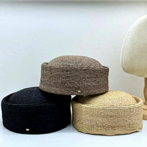 Chapeau borsalino élégant et discret en paille de raphia, style britannique classique vintage, non orné, avec tour de tête réglable - Product Image 6