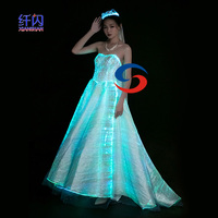Robe de mariée moderne en tricot cristallin, longueur ras du sol, lumineuse dans le noir avec LED - Robe de mariée personnalisée en fibre optique pour mariées uniques