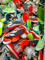 Chaussures de football d'occasion pour hommes en promotion – Liquidation de stock à prix réduit – Crampons de football d'occasion pour l'entraînement