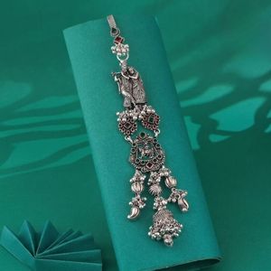 Bijou de mariage ethnique traditionnel en argent 925, motif Radha Krishna, fait main, oxydé, design de créateur - Product Image 3