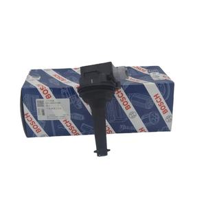 คอยล์จุดระเบิดคุณภาพสูงจากโรงงาน สำหรับ Bosch อะไหล่ใหม่แท้สำหรับ Volvo C30 S40 <span class=keywords><strong>S60</strong></span> S80 V50 V70 <span class=keywords><strong>T5</strong></span> รหัสอะไหล่แท้ 8677837 307134170 สำหรับซ่อม - Product Image 1