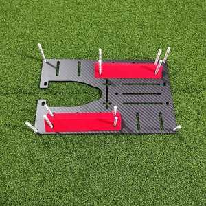 แผ่นคาร์บอนไฟเบอร์กันลื่นสำหรับฝึกซ้อมพัตต์กอล์ฟ SwingPerfect พร้อมบล็อกสามเหลี่ยมซิลิโคนสำหรับฝึกการเลี้ยงลูกกอล์ฟ - Product Image 4