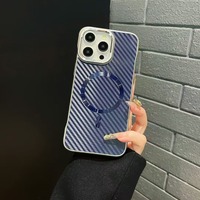 Étui de téléphone portable magnétique sans bordure en fibre de carbone de style Ins pour 15 Pro Max avec des couleurs personnalisables