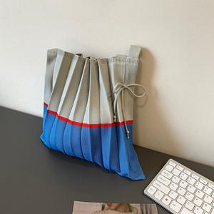 2026年畅销新款韩国百褶拼色单肩手提包撞色针织抽绳大容量 - Product Image 6