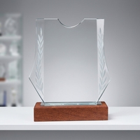 Vente en gros usine : Plaques de trophée en bois MVP, vierges, en verre cristal K9 transparent, avec motif couronne de lauriers gravé et base en bois