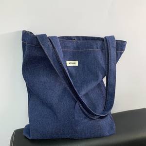 Sac fourre-tout unisexe, grande capacité, idéal pour les trajets quotidiens, décontracté, sophistiqué, simple, sac à main polyvalent. - Product Image 4