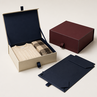 Boîte d'emballage rigide pliable pour ensemble de mode haut de gamme avec fermeture magnétique en carton élégante pour boutique
