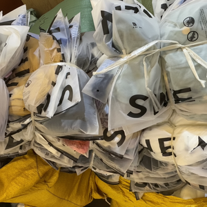 เสื้อผ้าผู้หญิงขายส่งแบบเบลรวมหลายแบบ คละยี่ห้อ เสื้อผ้าใหม่และมือสอง ชุดลำลอง เสื้อผ้าสตรี ชุดเดรส  สต็อกเสื้อผ้า - Product Image 1