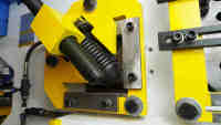 Machine à poinçonner hydraulique, pour couper des angles, des tubes